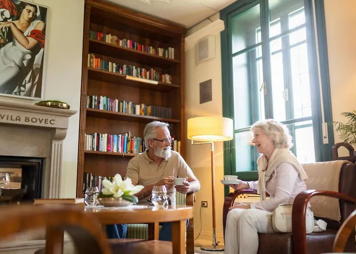 מלון Boutique Dobra 4*